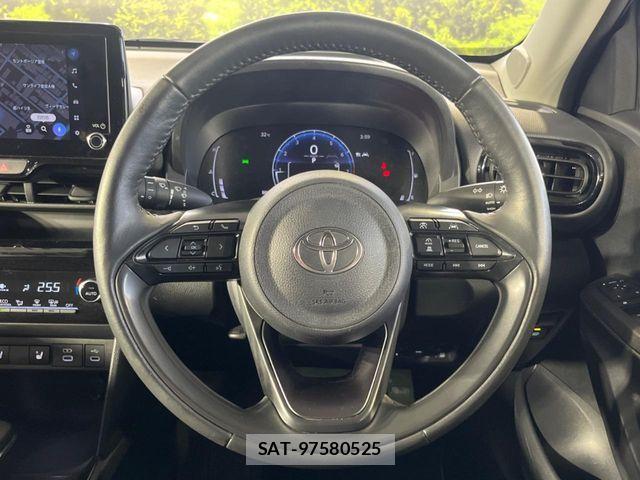 Toyota YARIS CROSS 2025-08 8211179-10