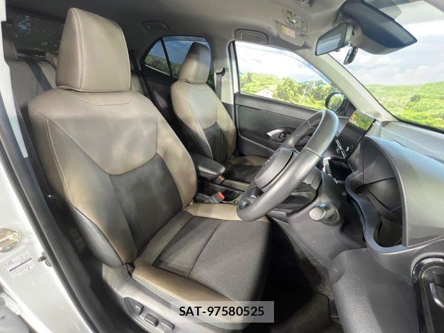 Toyota YARIS CROSS 2025-08 8211179-7