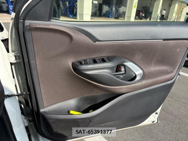 Toyota YARIS CROSS 2022-07 8232554-18