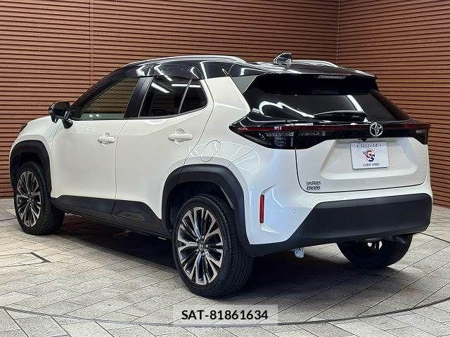 Toyota YARIS CROSS 2021-07 8247278-16