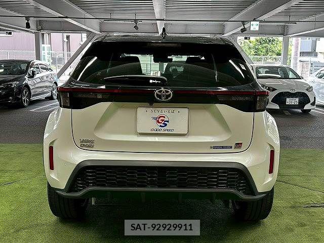Toyota YARIS CROSS 2023-09 8338662-15