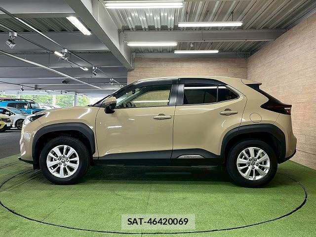 Toyota YARIS CROSS 2021-01 8338663-16
