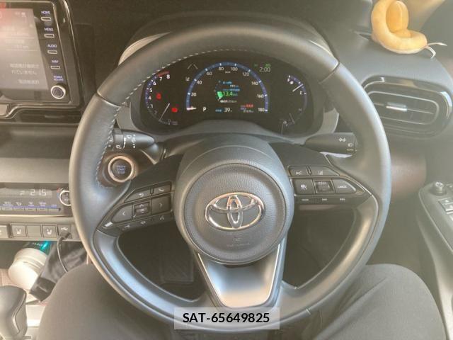 Toyota YARIS CROSS 2022-05 8334910-15