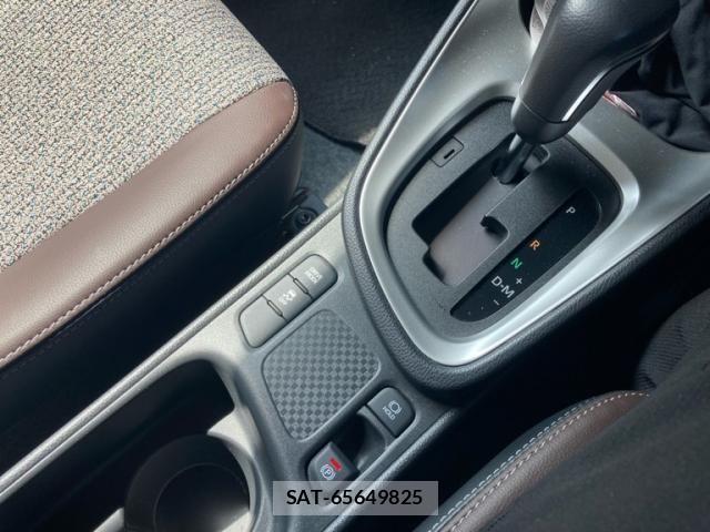 Toyota YARIS CROSS 2022-05 8334910-16