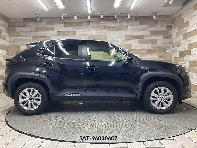 Toyota YARIS CROSS 2021-05 8338665-17