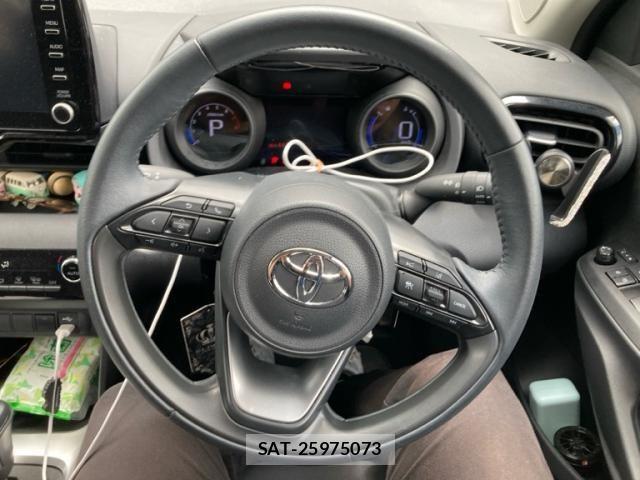 Toyota YARIS CROSS 2022-11 8355955-16