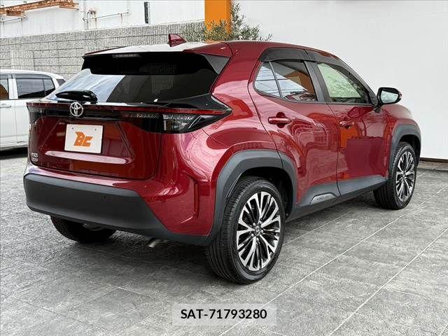 Toyota YARIS CROSS 2021-10 8355956-12