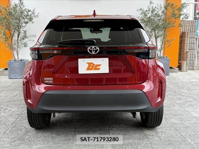Toyota YARIS CROSS 2021-10 8355956-13
