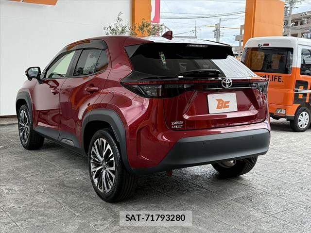 Toyota YARIS CROSS 2021-10 8355956-14