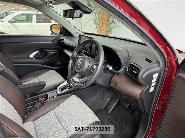 Toyota YARIS CROSS 2021-10 8355956-15