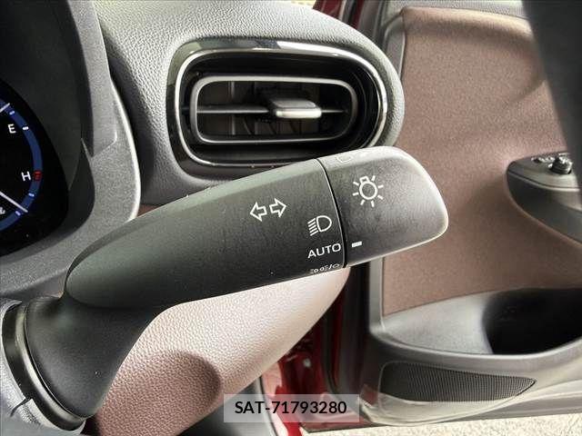 Toyota YARIS CROSS 2021-10 8355956-25