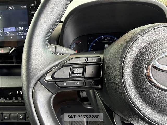 Toyota YARIS CROSS 2021-10 8355956-26