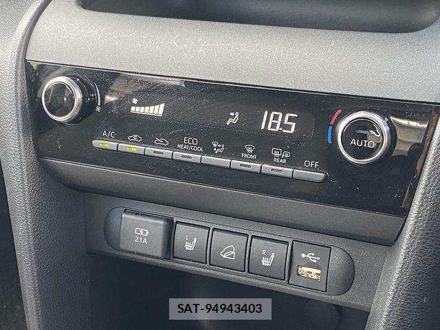 Toyota YARIS CROSS 2021-03 8369992-11