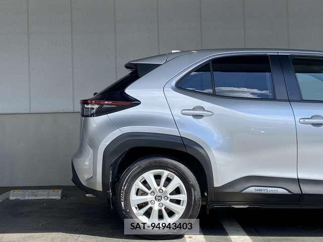 Toyota YARIS CROSS 2021-03 8369992-23