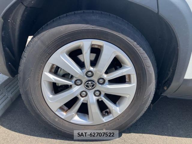 Toyota YARIS CROSS 2022-04 8369991-15
