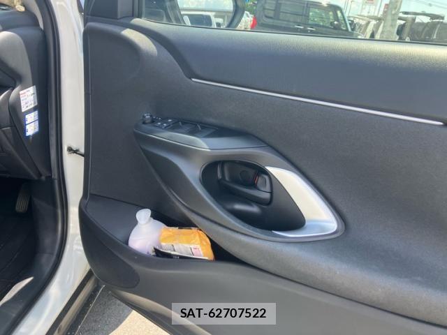 Toyota YARIS CROSS 2022-04 8369991-21