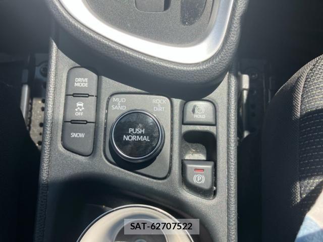 Toyota YARIS CROSS 2022-04 8369991-26