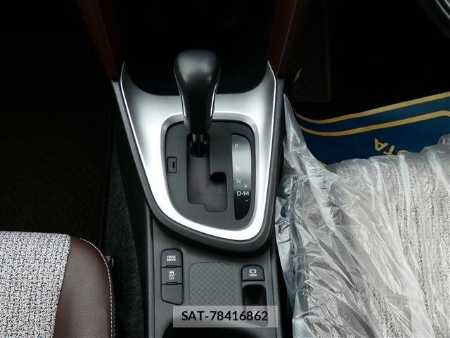 Toyota YARIS CROSS 2021-03 8369996-10
