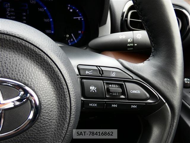 Toyota YARIS CROSS 2021-03 8369996-15