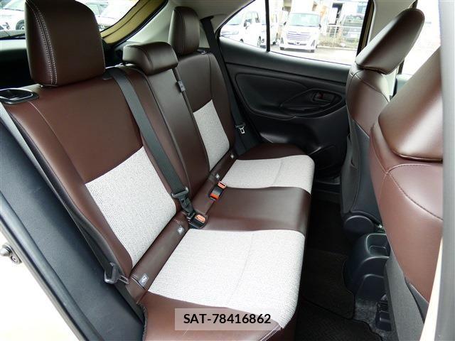Toyota YARIS CROSS 2021-03 8369996-24