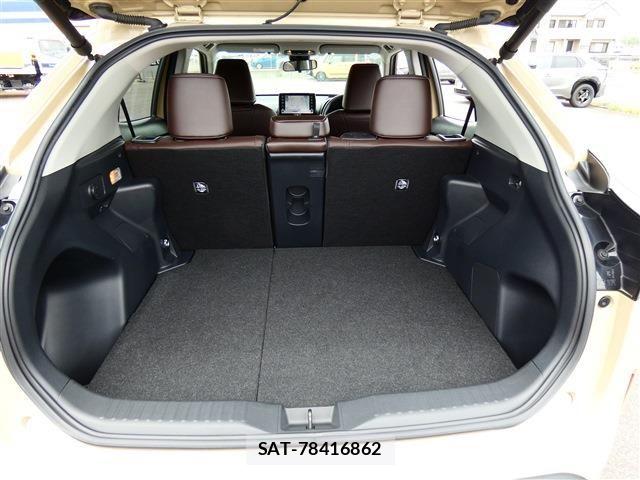 Toyota YARIS CROSS 2021-03 8369996-27