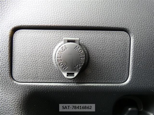 Toyota YARIS CROSS 2021-03 8369996-28