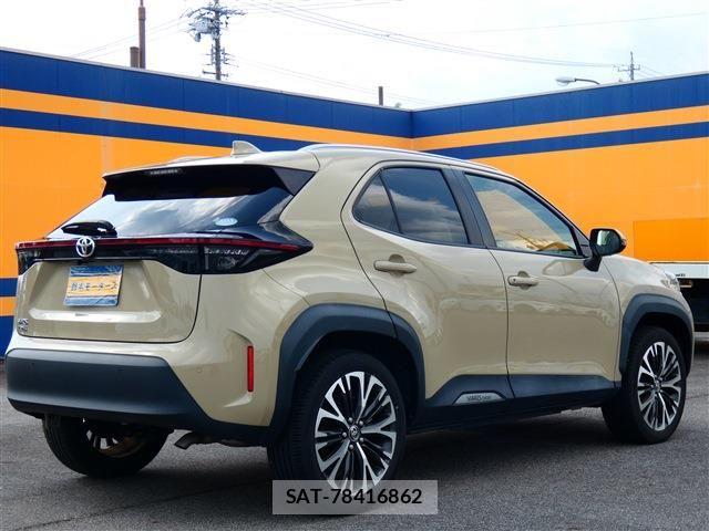 Toyota YARIS CROSS 2021-03 8369996-2