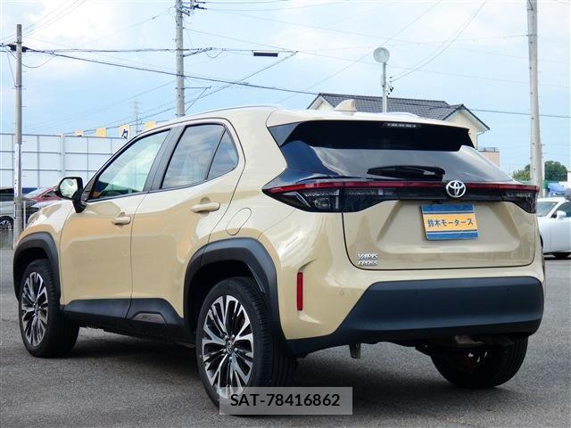 Toyota YARIS CROSS 2021-03 8369996-3
