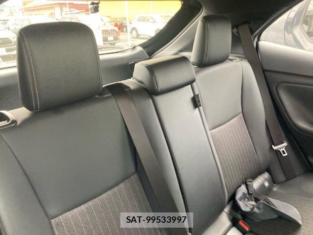 Toyota YARIS CROSS 2022-11 8369989-12