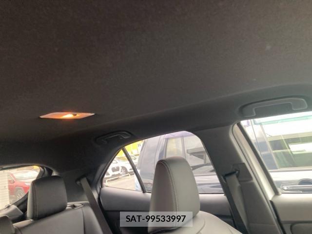 Toyota YARIS CROSS 2022-11 8369989-14