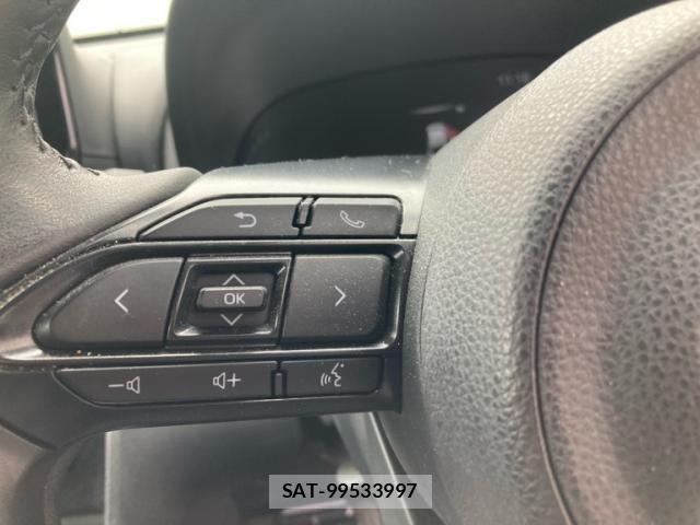 Toyota YARIS CROSS 2022-11 8369989-16