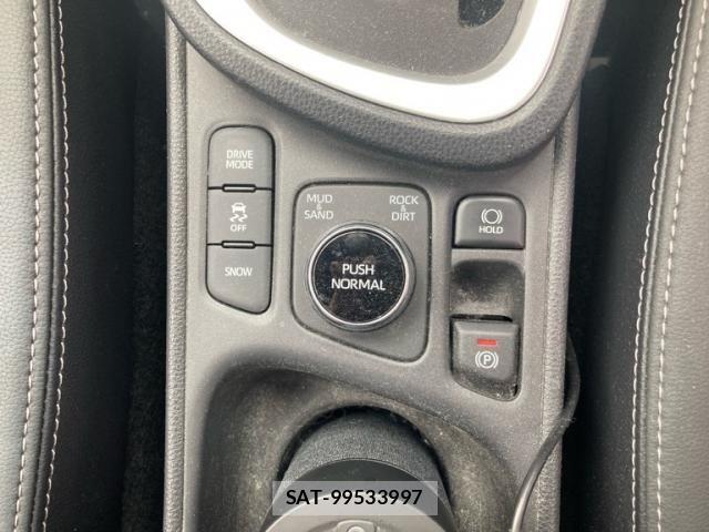 Toyota YARIS CROSS 2022-11 8369989-18