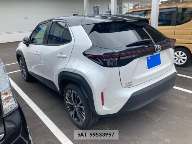 Toyota YARIS CROSS 2022-11 8369989-1