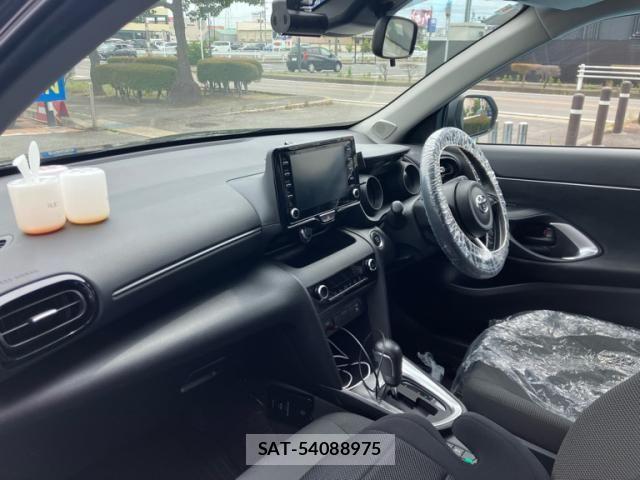 Toyota YARIS CROSS 2023-09 8369990-10