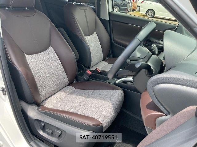Toyota YARIS CROSS 2021-05 8369994-9