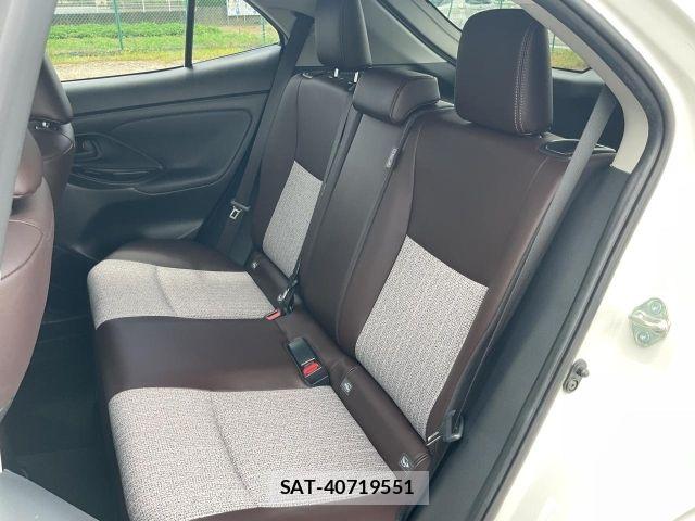 Toyota YARIS CROSS 2021-05 8369994-12