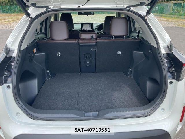 Toyota YARIS CROSS 2021-05 8369994-13