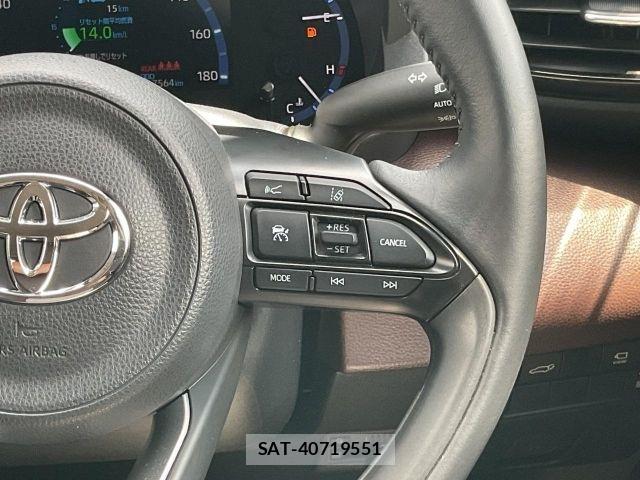 Toyota YARIS CROSS 2021-05 8369994-22