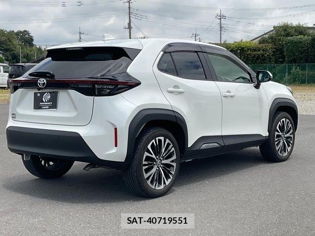 Toyota YARIS CROSS 2021-05 8369994-2