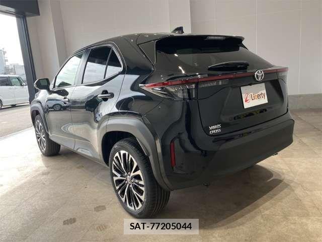 Toyota YARIS CROSS 2025-07 8369993-17