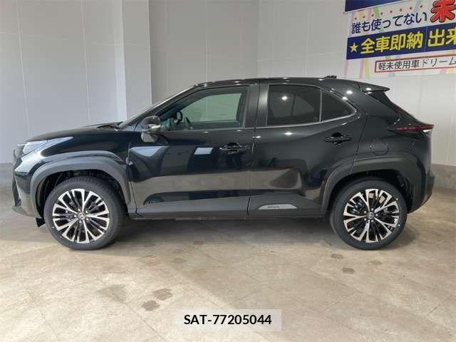 Toyota YARIS CROSS 2025-07 8369993-18