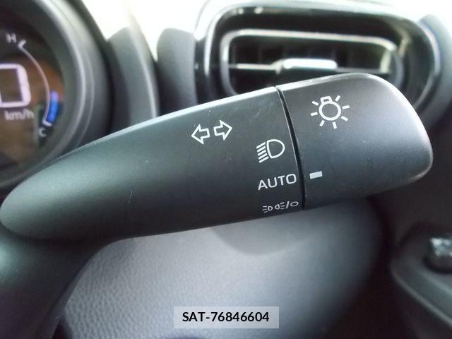 Toyota YARIS CROSS 2021-01 8369999-17