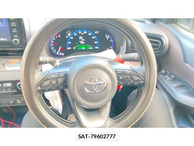 Toyota YARIS CROSS 2021-06 8369995-11