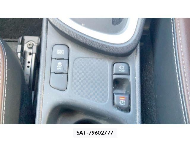 Toyota YARIS CROSS 2021-06 8369995-17