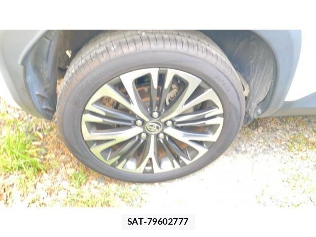 Toyota YARIS CROSS 2021-06 8369995-25