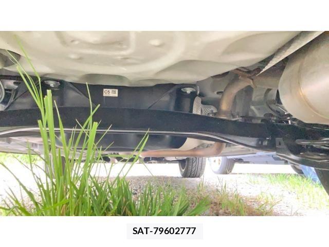 Toyota YARIS CROSS 2021-06 8369995-27