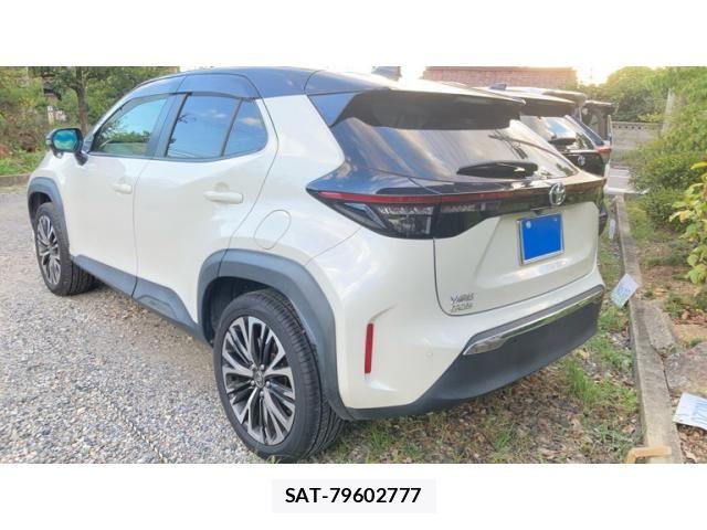 Toyota YARIS CROSS 2021-06 8369995-3