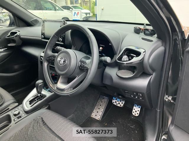 Toyota YARIS CROSS 2023-06 8369987-6