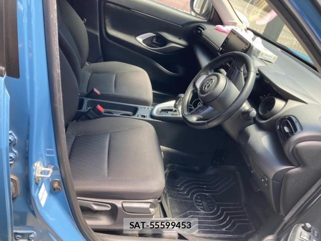 Toyota YARIS CROSS 2022-10 8372431-16