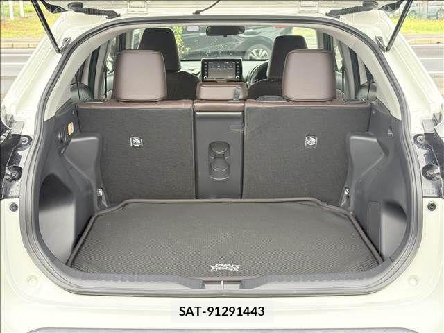 Toyota YARIS CROSS 2021-04 8372429-10